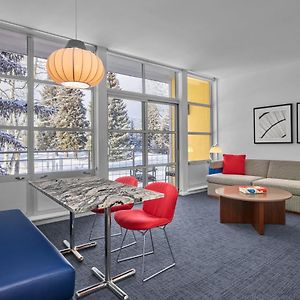 Deluxe One Bedroom Suite